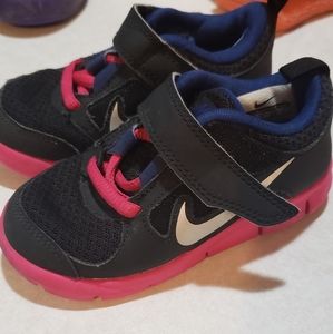 Toddler Nikes size 7.5